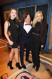 Jürgen Drews with daughter of Travis Drews and wife Ramona at the premiere of the musical Fack ju Goethe se Mjusicäl in the Werk7 Theatre Munich 21 01 2018 Foto:xS.xGabschx xFuturexImage