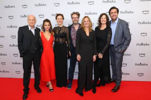 Dietrich Hollinderbaeumer Cristina do Rego Bettina Lamprecht Matthias Matschke Sonsee new Sabine Vitua Bastian Pastewka for Amazon Prime Pastewka film premiere in the cinema international Karl Marx Allee Berlin copyright imago stock people GmbH Tinkeres date 23 01 2018 movie Pastewka