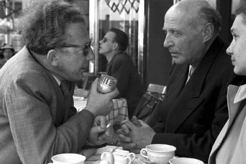 Interview with filmmakers at the Berlinale in 1951 1 International Film Festival Berlin Berlin 07 06 1951 Foto:xFilmweltx xFuturexImage