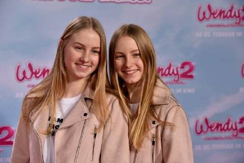 The Infulencer Finja and Svenja posing on 04 02 2018 in Cologne on the red carpet at the premiere of the cinema Wendy 2 friendship forever