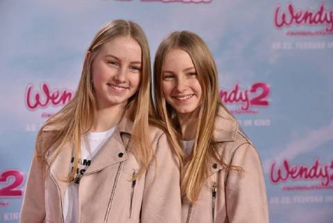The Infulencer Finja and Svenja posing on 04 02 2018 in Cologne on the red carpet at the premiere of the cinema Wendy 2 friendship forever