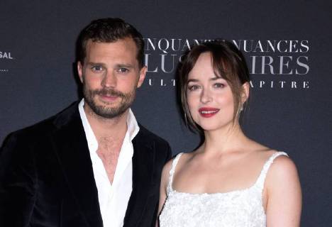Fifty Shades of Grey 3 Premiere in Paris Jamie Dornan ( acteur ) - Dakota Johnson ( actrice ) lors du photocall pour l avant premiere du film 50 NUANCES PLUS CLAIRES a Paris CELEBRITES : Avant premiere du film 50 NUANCES PLUS CLAIRES - Paris - 06 02 2018 FedericoPestellini Panoramic 