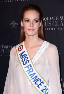 Fifty Shades of Grey 3 Premiere in Paris Maeva Coucke ( miss France 2018 ) lors du photocall pour l avant premiere du film 50 NUANCES PLUS CLAIRES a Paris CELEBRITES : Avant premiere du film 50 NUANCES PLUS CLAIRES - Paris - 06 02 2018 FedericoPestellini Panoramic