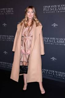 Fifty Shades of Grey 3 Premiere in Paris Caroline Receveur du photocall pour l avant premiere du film 50 NUANCES PLUS CLAIRES a Paris CELEBRITES : Avant premiere du film 50 NUANCES PLUS CLAIRES - Paris - 06 02 2018 FedericoPestellini Panoramic