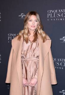 Fifty Shades of Grey 3 Premiere in Paris Caroline Receveur du photocall pour l avant premiere du film 50 NUANCES PLUS CLAIRES a Paris CELEBRITES : Avant premiere du film 50 NUANCES PLUS CLAIRES - Paris - 06 02 2018 FedericoPestellini Panoramic