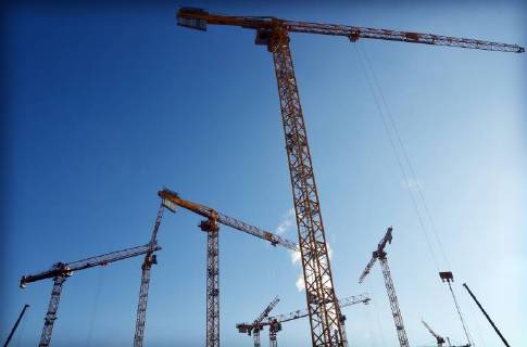 Residential real estate rental apartments condos new construction rental brake vacant social housing construction cranes are on the large plot in the Heath Street in Berlin taken Berlin Germany on 6 February 2018 Copyright: xKittyxKleist-HeinrichxTSPx