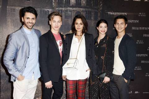 Davis Schulz Timmi Trinks Nilam Farooq Lisa Marie Koroll and Tim Oliver Schultz at the premiere of the movie health resorts in the former silent film cinema Delphi Berlin 07 02 2018 Foto:xF.xKernx xFuturexImage
