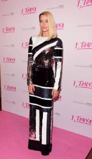 February 15, 2018 - London, New York, United Kingdom of Great Britain and Northern Ireland - Margot Robbie arriving at the UK premiere of I, TONYA at the Curzon Mayfair on February 15 2018 in London London United Kingdom of Great Britain and Northern Ireland  - ZUMAny1_ 20180215_zaf_ny1_115 Copyright: xFamousx