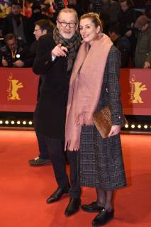 Peter Lohmeyer with girlfriend Leonie Seifert attending the transit premiere at the Berlin International Film Festival Berlinale 2018 68th at Berlinale Palace on February 17 in Berlin Germany Foto:xC.xNiehausx xFuturexImage