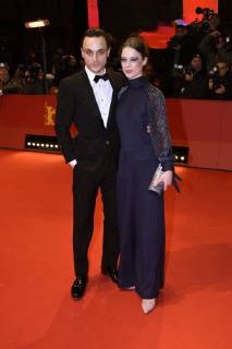 Franz Rogowski and Paula beer transit attending the premiere at the Berlin International Film Festival Berlinale 2018 68th at Berlinale Palace on February 17 in Berlin Germany Foto:xC.xNiehausx xFuturexImage