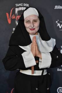 Actress Nina Vorbrodt arrives on 17 02 2018 in Cologne for the premiere of the musical dance of the vampires in the musical dome