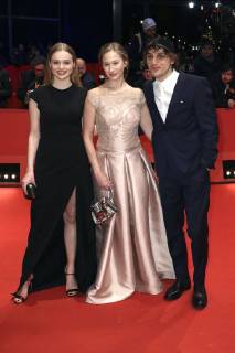 Luna Wedler Reka Tenki and Franz Rogowski attending the 3 days in Quiberon 3 days in Quiberon premiere and the presentation of European shooting stars 2018 during the 68th Berlin International Film Festival Berlinale 2018 on February 19 2018 in Berlin Germany Foto:xC.xTamckex xFuturexImage