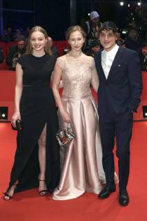Luna Wedler Reka Tenki and Franz Rogowski attending the 3 days in Quiberon 3 days in Quiberon premiere and the presentation of European shooting stars 2018 during the 68th Berlin International Film Festival Berlinale 2018 on February 19 2018 in Berlin Germany Foto:xC.xTamckex xFuturexImage