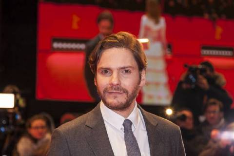 Daniel Brühl on the red carpet of the Berlinale for the premiere of 7 days in Entebbe on 19 02 2018 in Berlin Daniel Brühl on the red carpet of the Berlinale for the premiere of 7 days in Entebbe on 19 02 2018 in Berlin