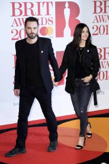 Johnny McDaid and Courtney Cox at the BRIT Awards 2018 at the O2 Arena London 21 02 2018 Johnny McDaid Courtney Cox  Foto:xS.xVasx xFuturexImage