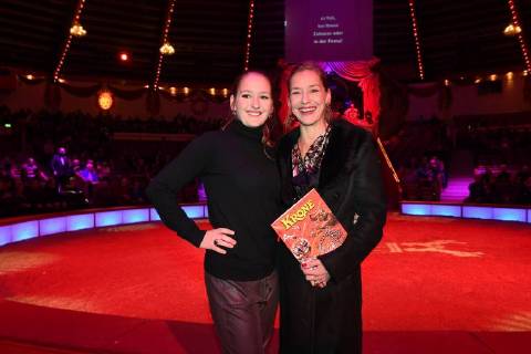 Lisa Seitz with daughter Luzie Premiere Circus Krone 3 Winter Program Manege Circus Kronebau Munich 01 03 2018