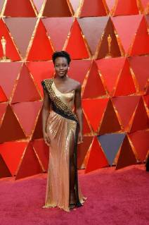 Actor Lupita Nyong o arrives on the red carpet for the 90th annual Academy Awards at the Dolby Theatre in the Hollywood section of Los Angeles on March 4, 2018.  LAP20180304456 JIMxRUYMEN