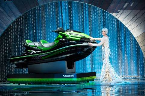 Helen Mirren poses with a jet ski during the live ABC Telecast of The 90th OscarsÂ® at the DolbyÂ® Theatre in Hollywood, CA on Sunday, March 4, 2018.  Copyright: xAaronxPoolex 33546_360PLX