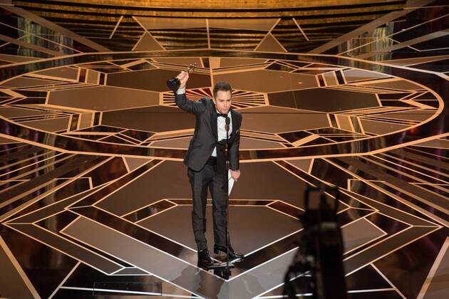 Sam Rockwell accepts the Oscar for performance by an actor in a supporting role for work on Three Billboards Outside Ebbing, Missouri during the live ABC Telecast of The 90th OscarsÂ® at the DolbyÂ® Theatre in Hollywood, CA on Sunday, March 4, 2018.  Copyright: xValeriexDurantx 33546_373PLX