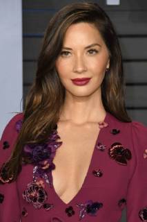 March 4, 2018 - Los Angeles, CA, U.S. - 04 March 2018 - Los Angeles, California - Olivia Munn. 2018 Vanity Fair Oscar Party following the 90th Academy Awards held at the Wallis Annenberg Center for the Performing Arts. Photo Credit: AdMedia Los Angeles U.S. - ZUMAa123 20180304_zaa_a123_570 Copyright: xBirdiexThompsonx