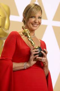 Allison Janney wins the Oscar in Actress in a Supporting Role for I, Tonya during the 90th Annual Academy Awards (Oscars) at Hollywood & Highland Centre in California. MARCH 4th 2018  MTXx18423