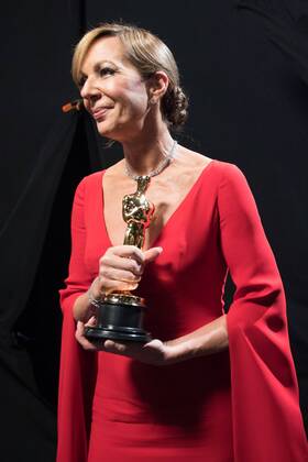 Allison Janney accepts the Oscar for Performance by an actress in a supporting role, for her role in I, Tonya during the live ABC Telecast of The 90th OscarsÂ® at the DolbyÂ® Theatre in Hollywood, CA on Sunday, March 4, 2018.  Copyright: xMattxPetitx 33546_459PLX