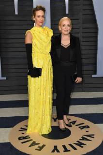 March 4, 2018 - Los Angeles, CA, U.S. - 04 March 2018 - Los Angeles, California - Sarah Paulson, Holland Taylor. 2018 Vanity Fair Oscar Party following the 90th Academy Awards held at the Wallis Annenberg Center for the Performing Arts. Photo Credit: AdMedia Los Angeles U.S. - ZUMAa123 20180304_zaa_a123_451 Copyright: xBirdiexThompsonx
