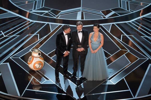 BB-8, Oscar Isaac, Mark Hamill and Kelly Marie Tran present the Oscar for Best animated short film during the live ABC Telecast of The 90th OscarsÂ® at the DolbyÂ® Theatre in Hollywood, CA on Sunday, March 4, 2018.  Copyright: xSaraxWoodx 33546_498PLX