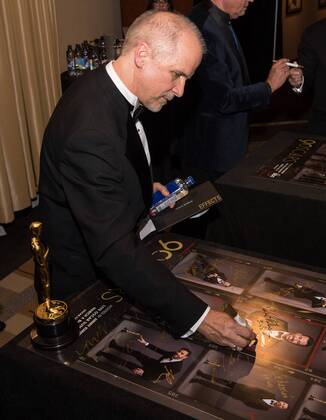 John Nelson signs posters backstage with the Oscar for achievement in visual effects for work on Blade Runner 2049 during the live ABC Telecast of The 90th OscarsÂ® at the DolbyÂ® Theatre in Hollywood, CA on Sunday, March 4, 2018.  Copyright: xRobertxGladdenx 33546_548PLX