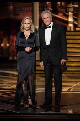 Warren Beatty and Faye Dunaway present the Oscar for best picture motion picture of the year during the live ABC Telecast of The 90th OscarsÂ® at the DolbyÂ® Theatre in Hollywood, CA on Sunday, March 4, 2018.  Copyright: xAaronxPoolex 33546_573PLX