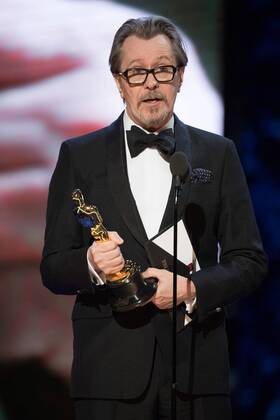 Gary Oldman accepts the Oscar for performance by an actor in a leading role for work on Darkest Hour during the live ABC Telecast of the 90th OscarsÂ® at the DolbyÂ® Theatre in Hollywood, CA on Sunday, March 4, 2018.  Copyright: xAaronxPoolex 33546_633PLX