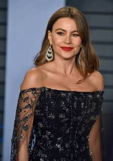 Sofia Vergara arrives for the Vanity Fair Oscar Party at the Wallis Annenberg Center for the Performing Arts in Beverly Hills, California on March 4, 2018.  LAP201803043050 CHRISTINExCHEW