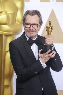 Gary Oldman the actor and winner of the Photocall winner at the Academy Awards 90 Academy Awards on 4 3 2018 at the Hollywood Press Room 90th Annual Academy Awards Press Room winner Photocall