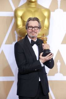 Gary Oldman the actor and winner of the Photocall winner at the Academy Awards 90 Academy Awards on 4 3 2018 at the Hollywood Press Room 90th Annual Academy Awards Press Room winner Photocall