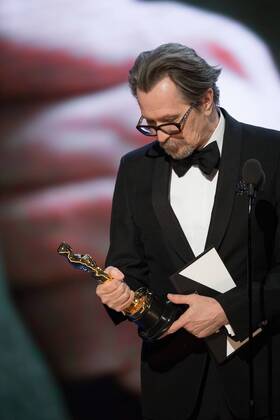 Gary Oldman accepts the Oscar for performance by an actor in a leading role for work on Darkest Hour during the live ABC Telecast of the 90th OscarsÂ® at the DolbyÂ® Theatre in Hollywood, CA on Sunday, March 4, 2018.  Copyright: xAaronxPoolex 33546_724PLX