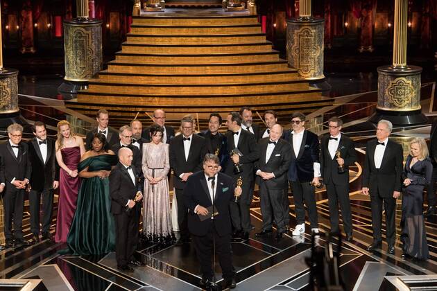 Bilder des Tages Guillermo del Toro, J. Miles Dale, Octavia Spencer, Doug Jones, Sally Hawkins, Michael Shannon and Richard Jenkins accept the Oscar for Best motion picture of the year for work on The Shape of Water during the live ABC Telecast of The 90th OscarsÂ® at the DolbyÂ® Theatre in Hollywood, CA on Sunday, March 4, 2018.  Copyright: xValeriexDurantx 33546_689PLX