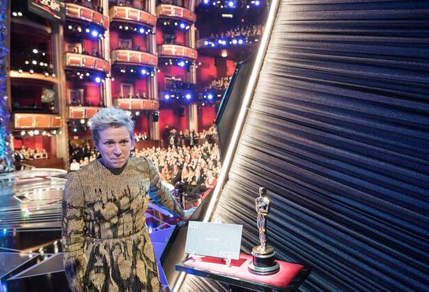 Bilder des Tages Frances McDormand poses backstage with the Oscar for performance by an actress in a leading role for work on Three Billboards Outside Ebbing, Missouri during the live ABC Telecast of The 90th OscarsÂ® at the DolbyÂ® Theatre in Hollywood, CA on Sunday, March 4, 2018.  Copyright: xToddxWawrychukx 33546_770PLX