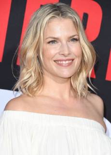 Première de Blockers . 03 April 2018 - Westwood, California - Ali Larter. Universal Pictures Blockers Los Angeles Premiere held at Regency Village Theatre. 225447 2018-04-03 CA Westwood Etats-Unis  Copyright: xBirdiexThompson AdMediax STAR_225447_018