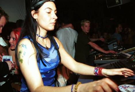 On Easter Sunday the 23 04 2000 Marusha put on in the culture factory in Saarbruecken