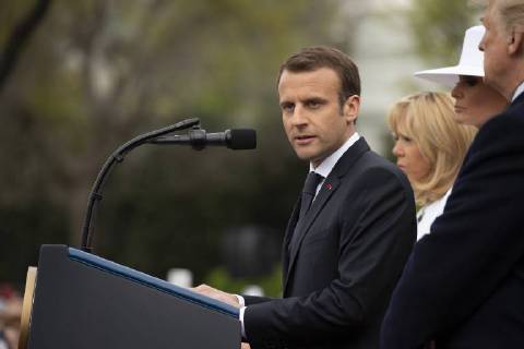 French President Emmanuel Macron speaks on the South Lawn of the White House during the French State Visit to the United States on April 24, 2018 in Washington, DC. Copyright: x©2018xConsolidatedxNewsxPhotosxxxAllxRightsxReservedx