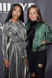 Schwesta Ewa with accompaniment at the premiere of the movie Familiye at Cinemaxx Potsdamer Platz Berlin 26 04 2018 Foto:xN.xKubelkax xFuturexImage