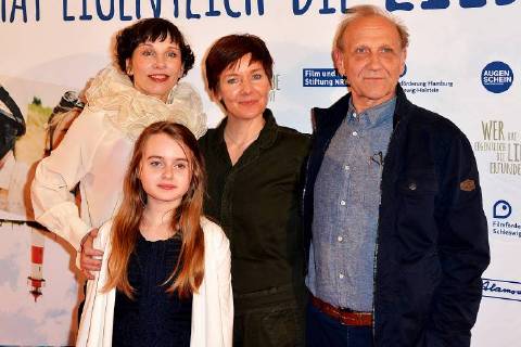 Who actually invented love Premiere on 02 05 2018 in the Lichtburg in Essen Meret Becker Annalee Ranft Kerstin Polte Karl Kranzkowski at the premiere of Who actually invented love on 02 05 2018 in the Lichtburg in Essen xJFx