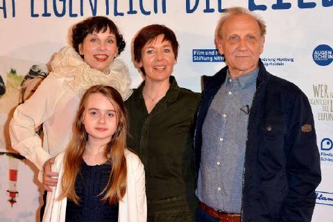 Who actually invented love Premiere on 02 05 2018 in the Lichtburg in Essen Meret Becker Annalee Ranft Kerstin Polte Karl Kranzkowski at the premiere of Who actually invented love on 02 05 2018 in the Lichtburg in Essen xJFx