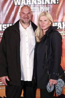 Jörg Moukaddam with his wife at the premiere of the musical Madness in the Theater on Potsdamer Platz Berlin 02 05 2018 Foto:xJ.xQuinternx xFuturexImage