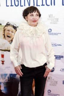 Meret Becker at the premiere of the movie Who actually invented love in the Lichtburg Essen 02 05 2018 Foto:xC.xHardtx xFuturexImage