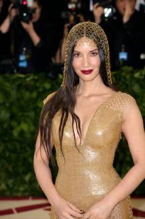 May 7, 2018 - New York, N.Y, USA - OLIVIA MUNN attends the Metropolitan Museum of Art Costume Institute Benefit with exhibition of Heavenly Bodies: Fashion and the Catholic Imagination .The Met Museum, NYC.May 7, 2018.Photos by , Globe Photos Inc. New York USA - ZUMAms4_ 20180507_zaa_ms4_100 Copyright: xSoniaxMoskowitzx