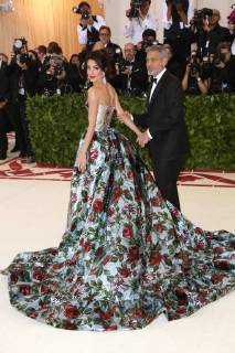 May 7, 2018 - New York, N.Y, USA - AMAL CLOONEY, GEORGE CLOONEY attend the Metropolitan Museum of Art Costume Institute Benefit with exhibition of Heavenly Bodies: Fashion and the Catholic Imagination .The Met Museum, NYC.May 7, 2018.Photos by , Globe Photos Inc. New York USA - ZUMAms4_ 20180507_zaa_ms4_096 Copyright: xSoniaxMoskowitzx