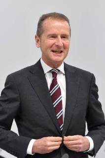 Herbert DIESS Chairman of the Board of Management Volkswagen AG and Chairman of the Supervisory Board AUDI AG Single-shot, single motif half-figure half figure 129 Annual General Meeting 2018 AUDI AG on 09 05 2018 in I N G O L S T A D T
