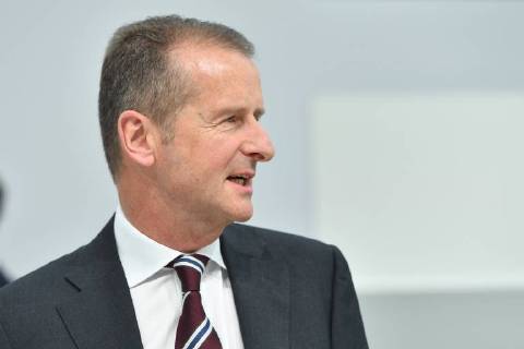 Herbert DIESS Chairman of the Board of Management Volkswagen AG and Chairman of the Supervisory Board AUDI AG in profile sideways Single image of a single cut portrait Portrait Portrait 129 Annual General Meeting 2018 AUDI AG on 09 05 2018 in I N G O L S T A D T