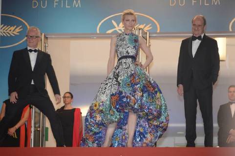 71eme Festival International du Film de Cannes. Montée des marches du film Cold War . 71th International Cannes Film Festival. Red Carpet of Cold War movie. 226344 2018-05-10 Cannes France Blanchett, Cate; Lescure, Pierre; Frémaux, Thierry  Copyright: xDegunx xStarfacex STAR_226344_029